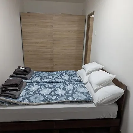 Apartment M2 *